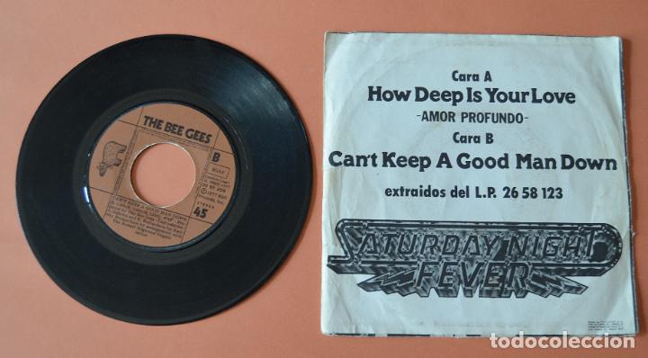 Discos de vinilo: BEE GEES - HOW DEEP IS YOUR LOVE - SINGLE - Foto 2