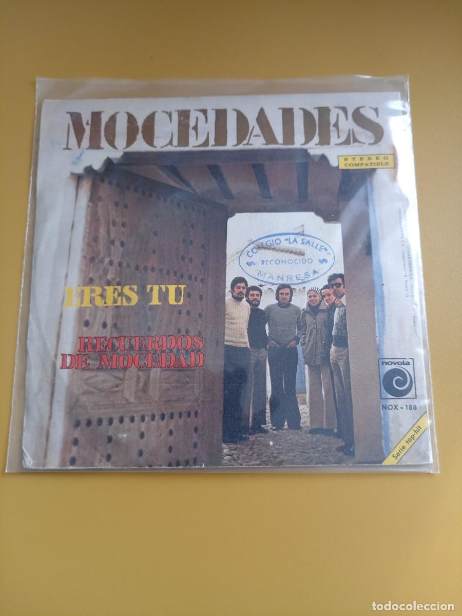 Discos de vinilo: Mocedades - Eres t&uacute;/ Recuerdos de mocedad 1973 - Foto 2