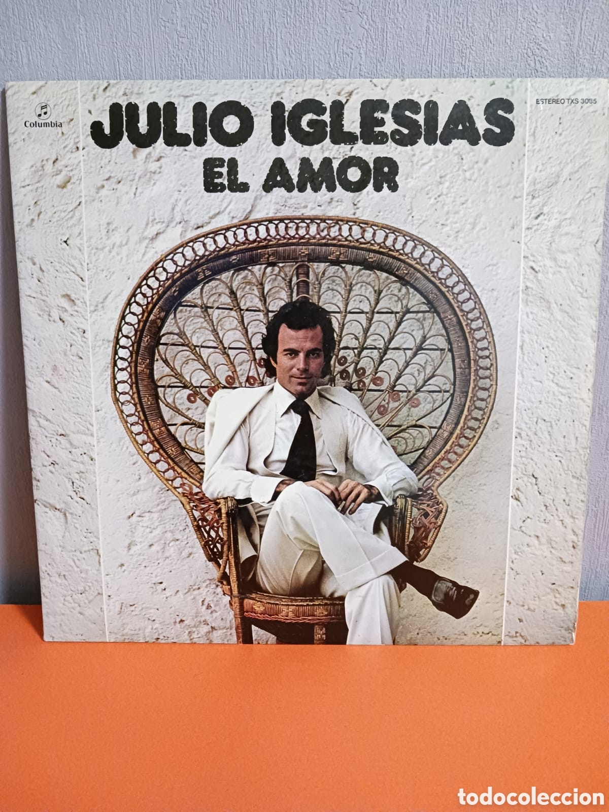 Discos de vinilo: JULIO IGLESIAS &rdquo; EL AMOR&rdquo;. LP de vinilo. Funciona - Foto 1