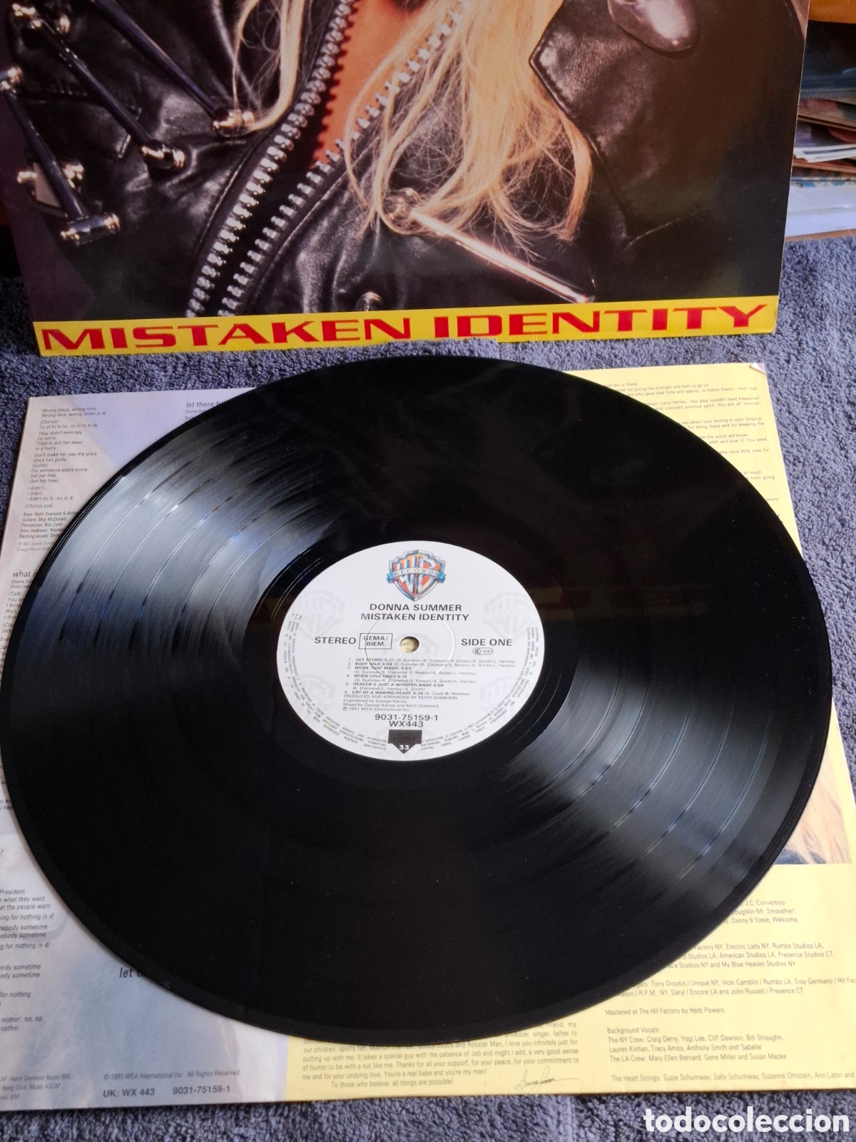 Discos de vinilo: Donna Summer - Mistaken Identity, Wea, 1991. - Foto 3