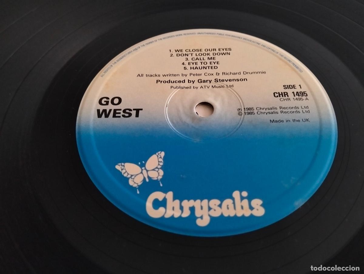 Discos de vinilo: DISCO LP GO WEST - WE CLOSE OUR EYES - Foto 4