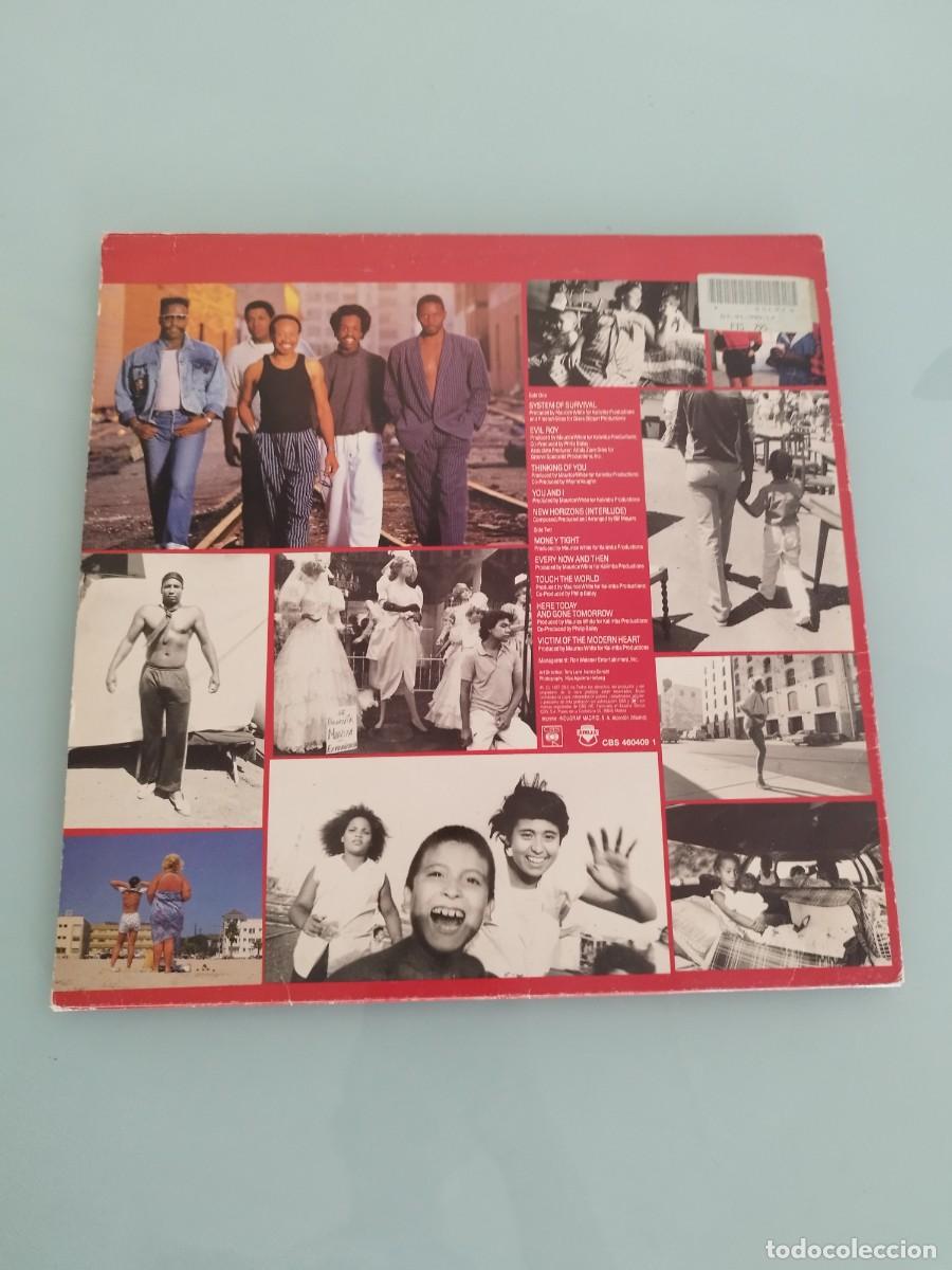 Discos de vinilo: Earth, Wind & Fire &ndash; Touch The World. Vinilo Lp. - Foto 3