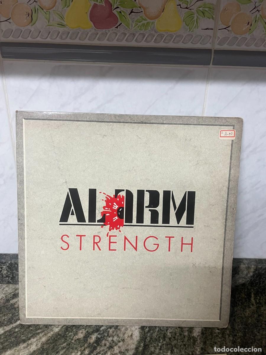 Discos de vinilo: The Alarm Strength ... - Foto 1