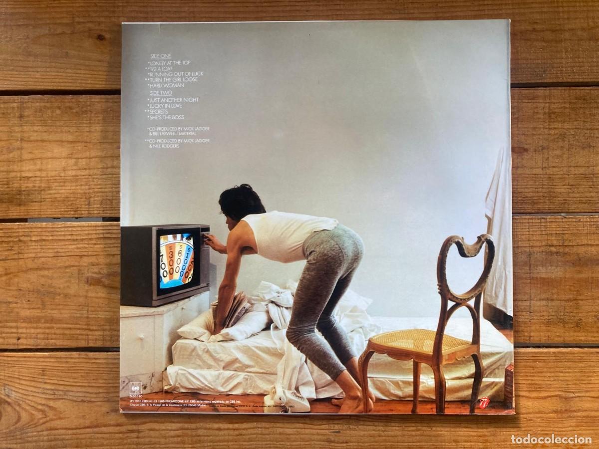Discos de vinilo: MICK JAGGER - SHE&acute;S IS THE BOSS - 1985 - Foto 2