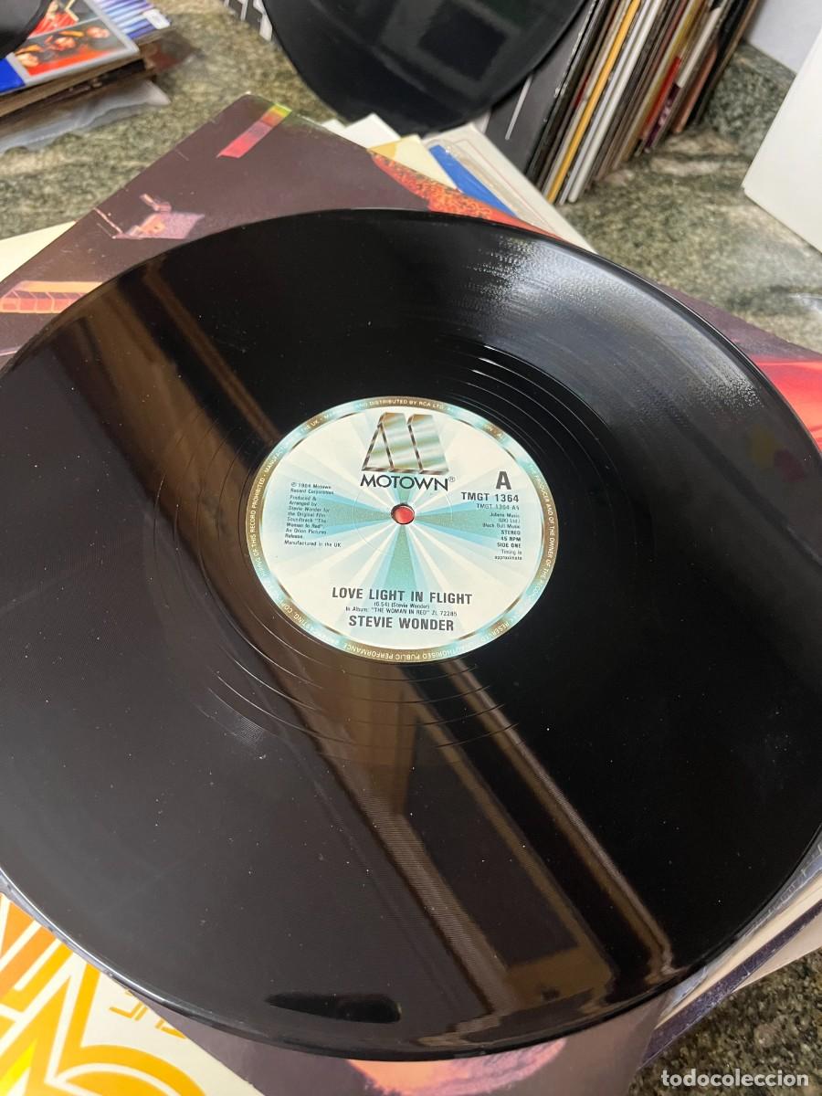 Discos de vinilo: Stevie Wonder Love Light In Flight - Foto 3