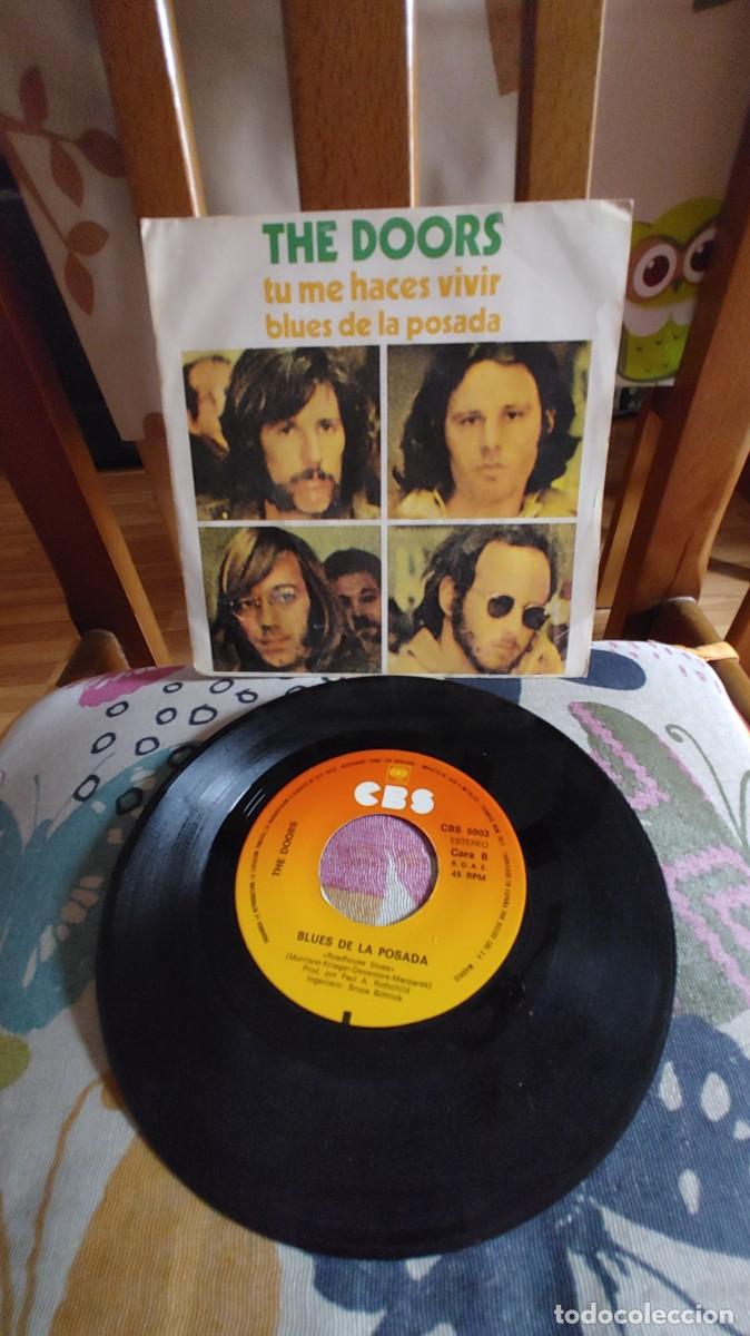 Discos de vinilo: THE DOORS-SINGLE TU ME HACES VIVIR - Foto 1