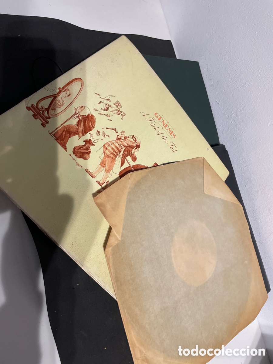 Discos de vinilo: A trick of the tail - G&eacute;nesis - Foto 4