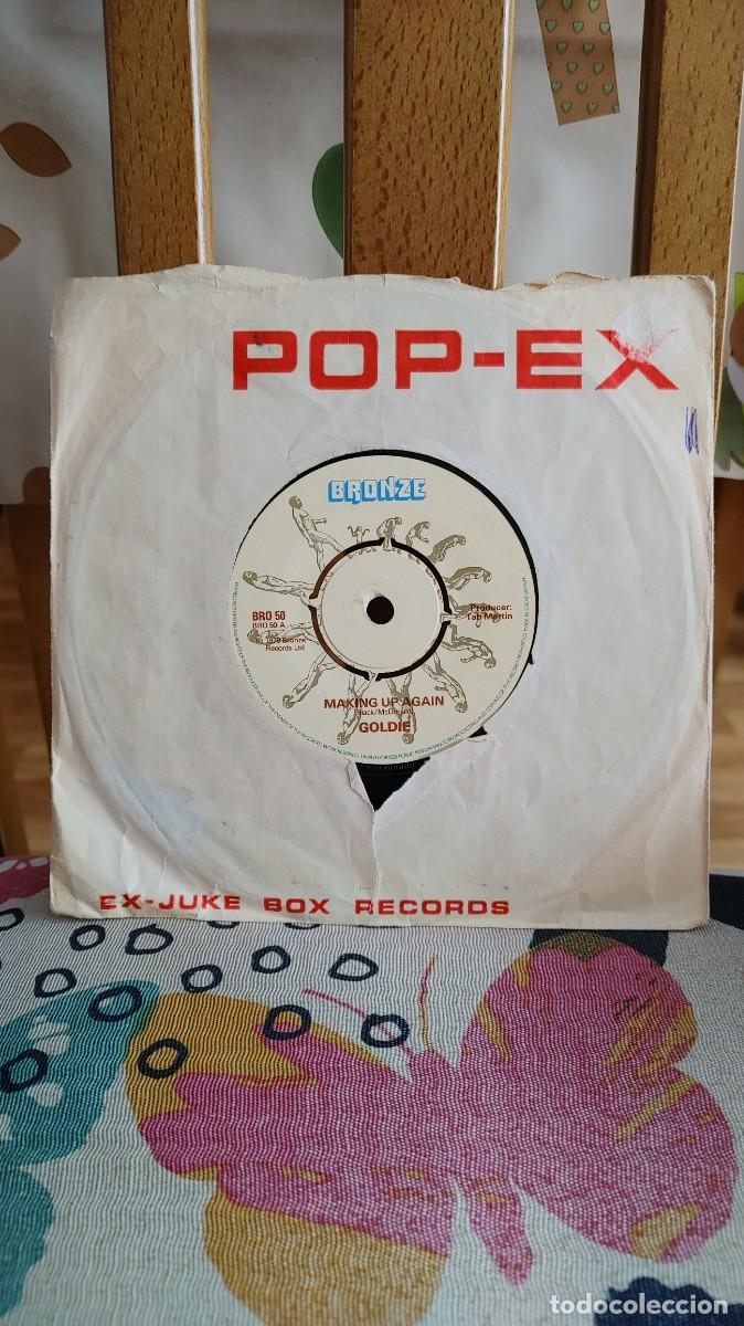 Discos de vinilo: GOLDIE-SINGLE MAKING UP AGAIN - Foto 2