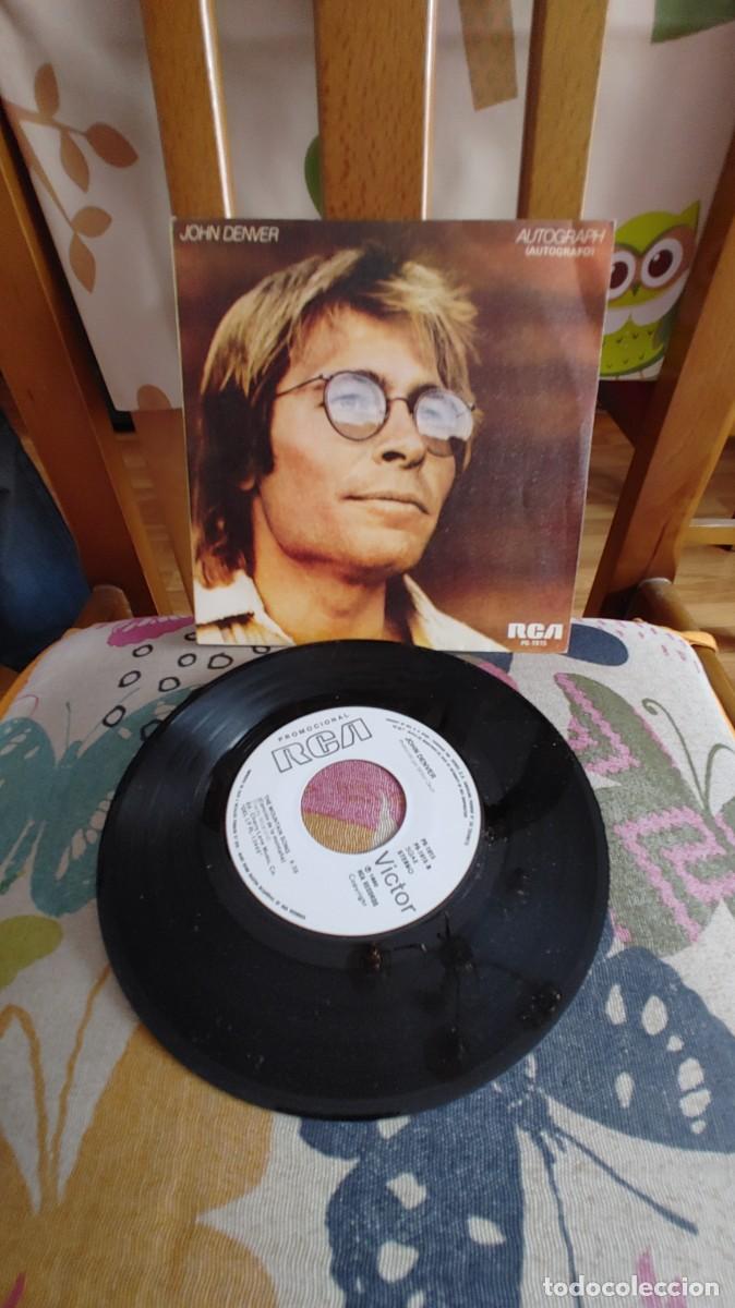 Discos de vinilo: JOHN DENVER-SINGLE AUTOGRAPH - Foto 1