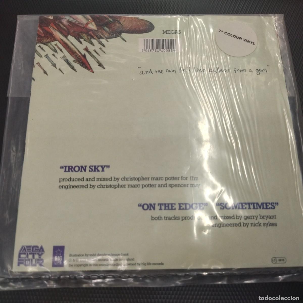 Discos de vinilo: SINGLE DISCO DE VINILO MEGA CITY FOUR IRON SKY - Foto 2