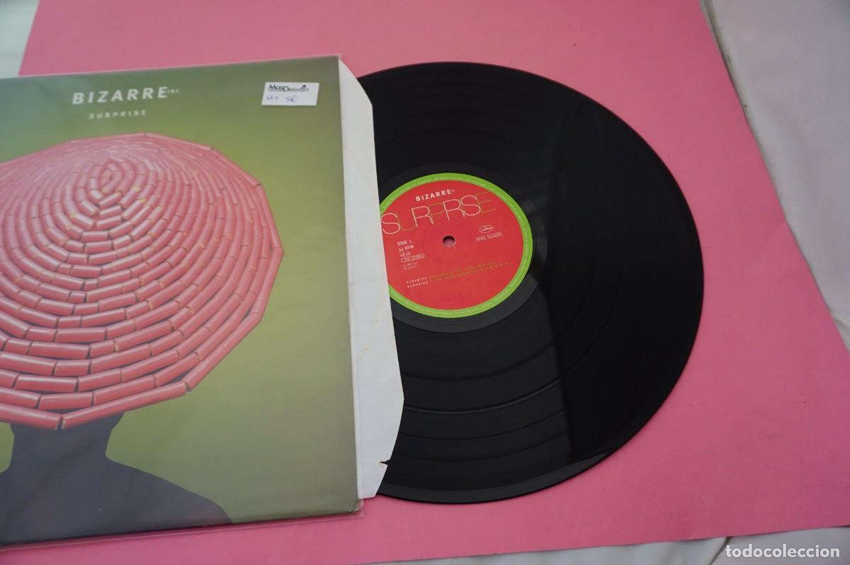 Discos de vinilo: MAXI SINGLE - Bizarre Inc &lrm;&ndash; Surprise - DISCO EN BUEN ESTADO - Foto 2