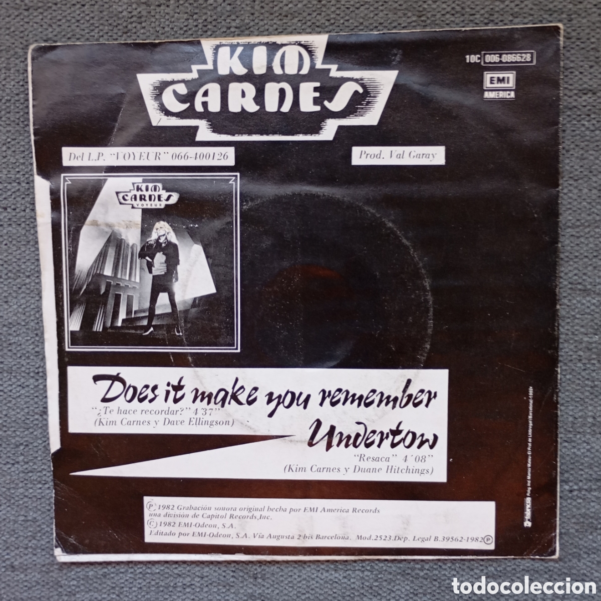 Discos de vinilo: Kim Carnes. Does It Make You Remember/ Undertow. Single 7&rdquo;, a&ntilde;o 1982. - Foto 2