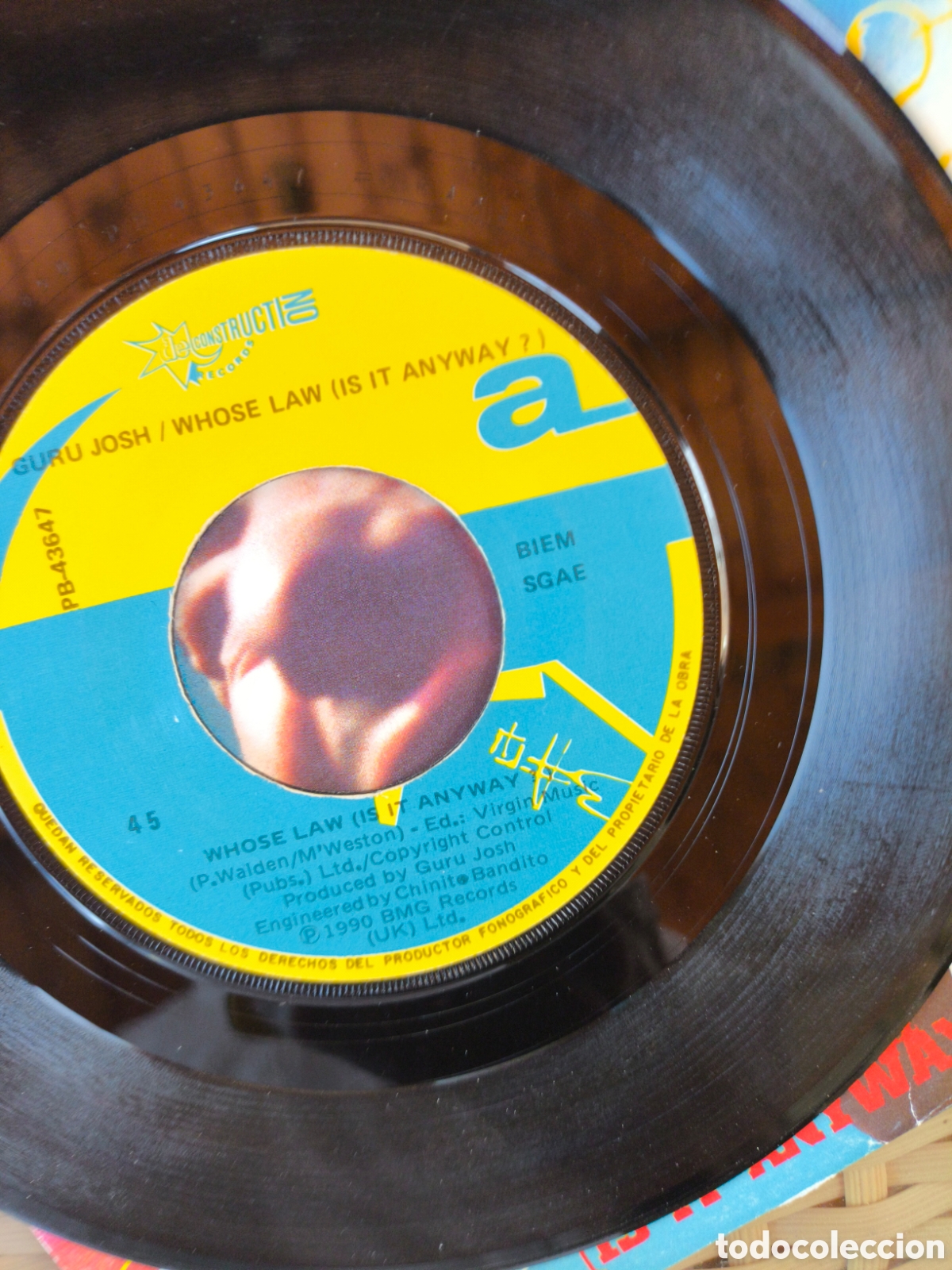 Discos de vinilo: Guru josh .whose law IS It anyway G.n.201 - Foto 2