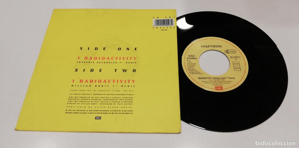 Discos de vinilo: SCO96- Kraftwerk - Radioactivity (7&rdquo;, Single) - Foto 2