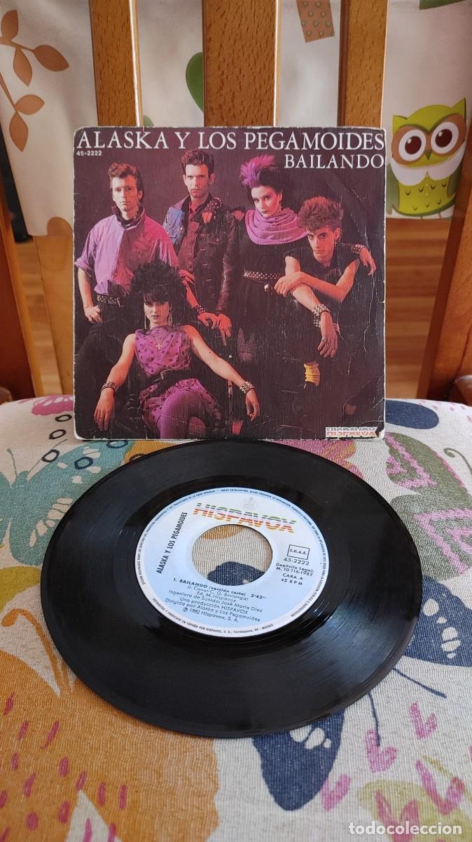 Discos de vinilo: ALASKA Y LOS PEGAMOIDES-SINGLE BAILANDO - Foto 1