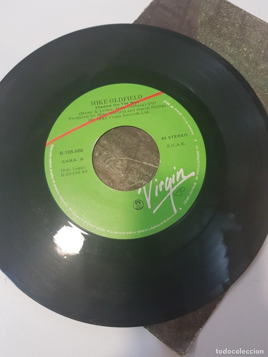 Discos de vinilo: Vinilo Single MIKE OLDFIELD SHADOW ON THE WALL - Foto 2