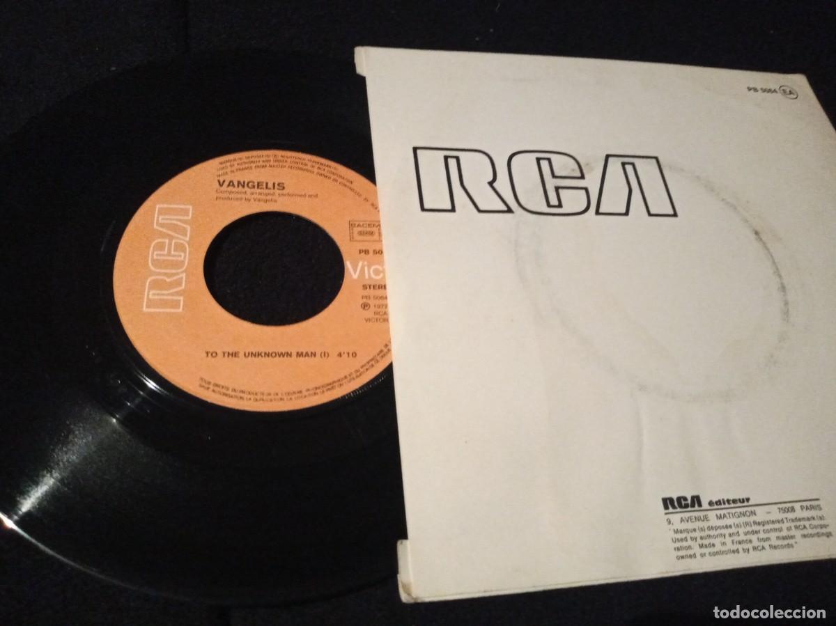 Discos de vinilo: VANGELIS - TO THE UNKNOWN MAN(II) - SINGLE. - Foto 2