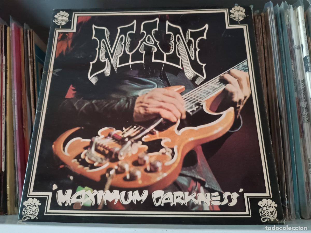 Discos de vinilo: Man &lrm;&ndash; Maximum Darkness - lp UK 1975 - Foto 1