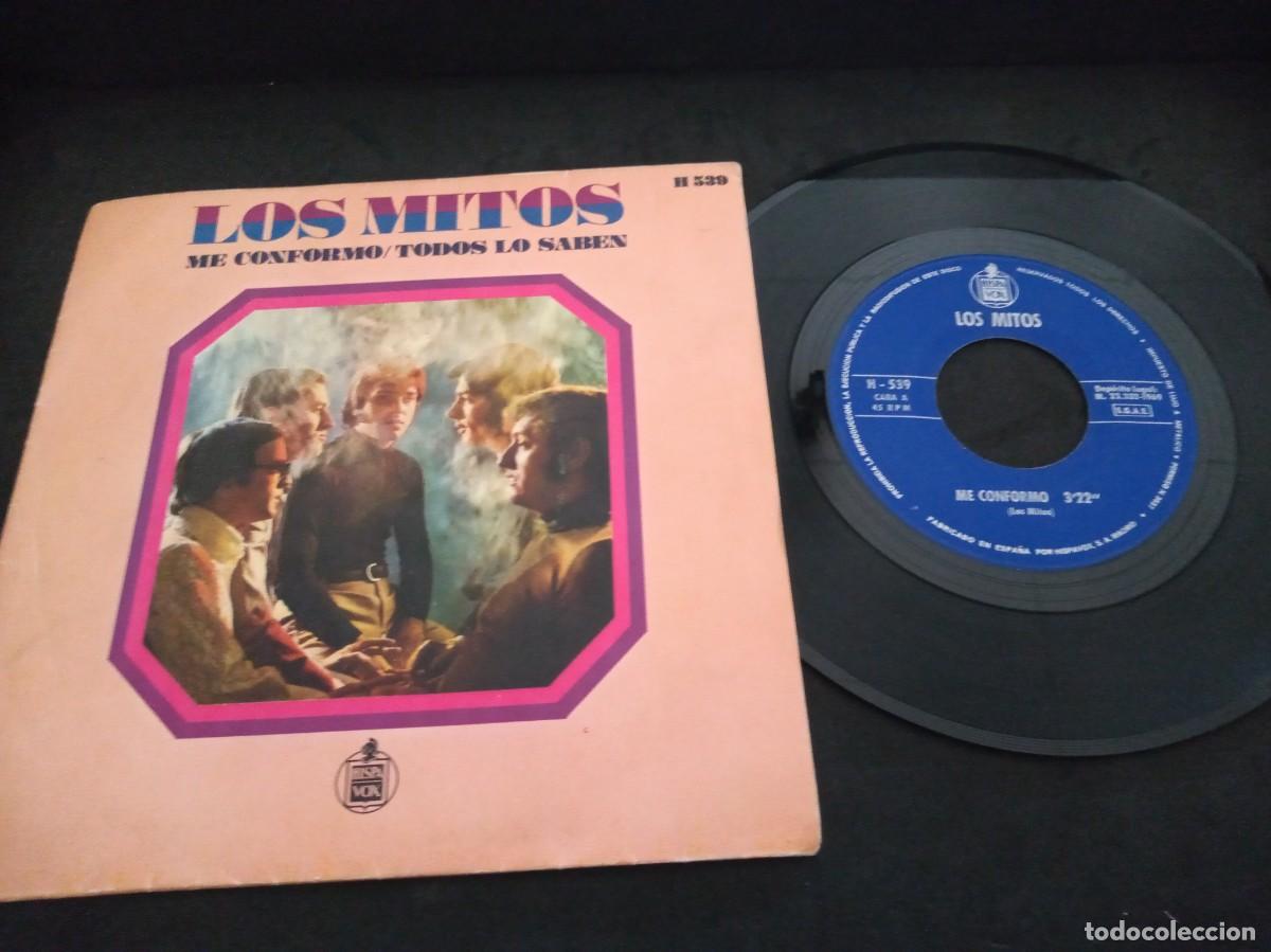 Discos de vinilo: LOS MITOS - ME CONFORMO - SINGLE - Foto 1