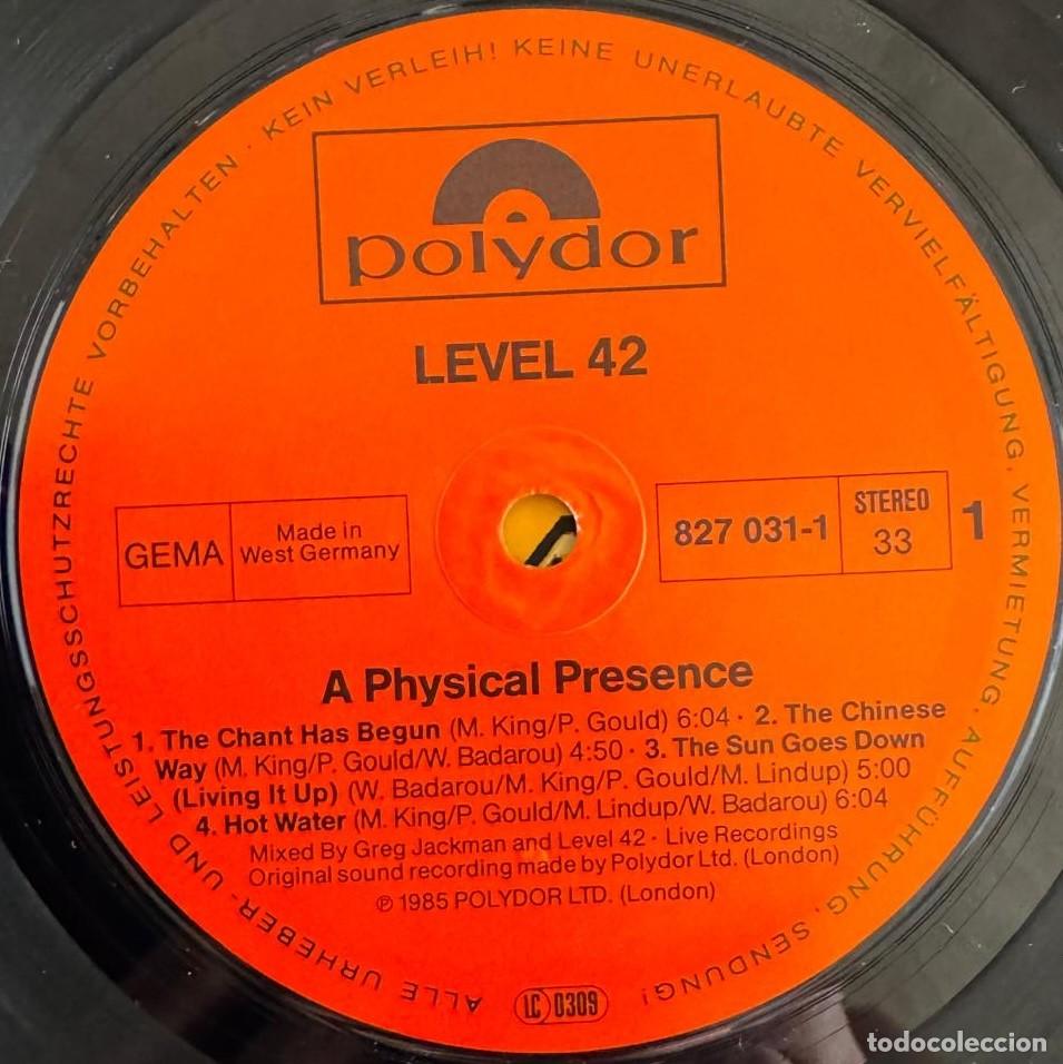 Discos de vinilo: level 42 double 33t a physical presence LP - Foto 2