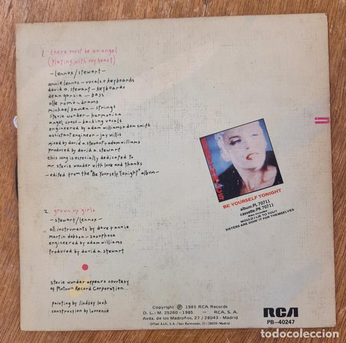 Discos de vinilo: Single Eurythmics There must be on angel - Foto 2