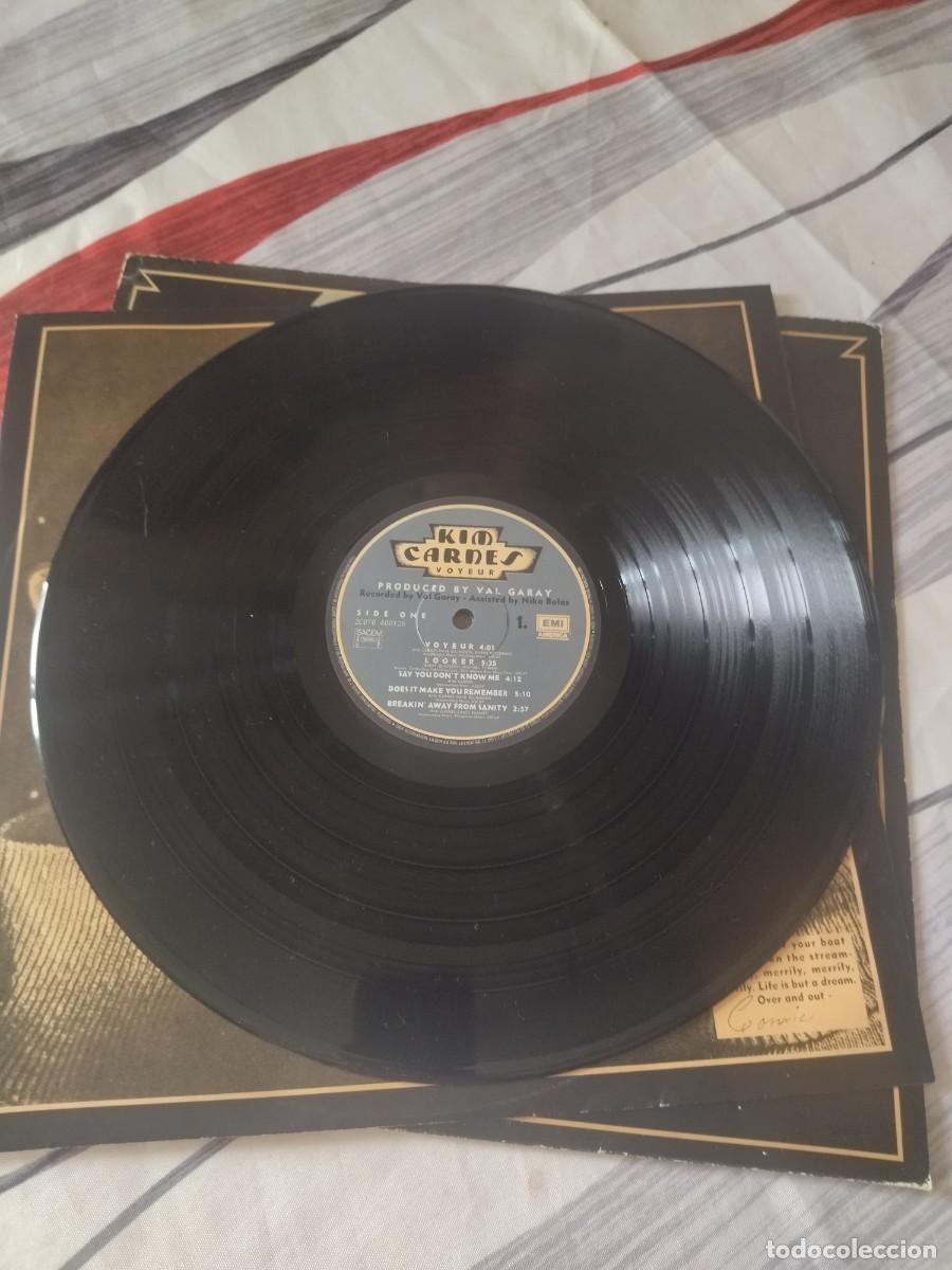 Discos de vinilo: Kim Carnes &ndash; Voyeur, 1982 - Foto 3