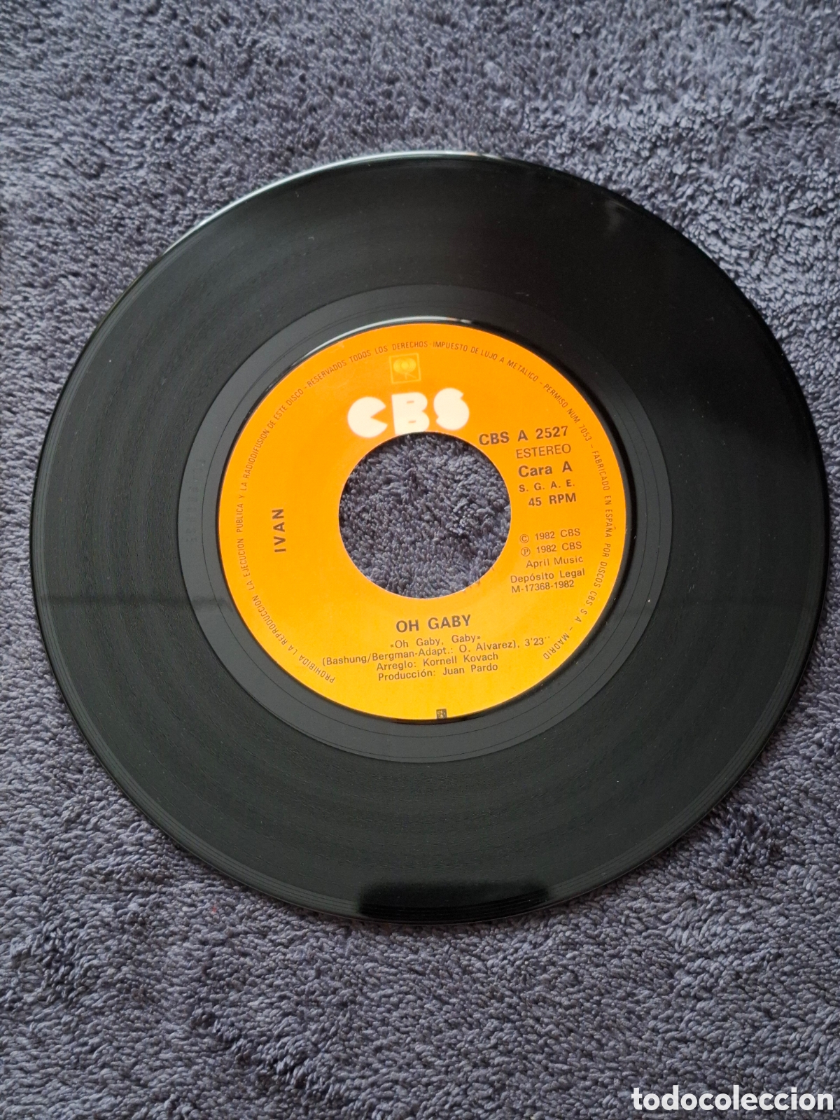 Discos de vinilo: V1. Iv&aacute;n - Oh Gaby - Mientras Llueve, CBS 1982. - Foto 2