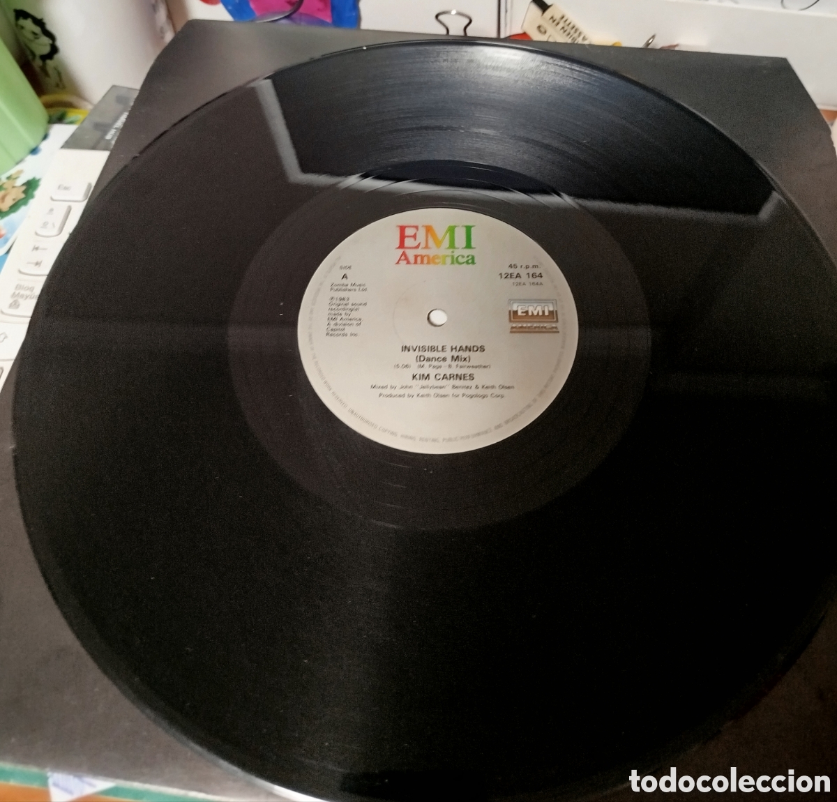 Discos de vinilo: Kim Carnes - Invisible hands. Edici&oacute;n UK - Foto 3