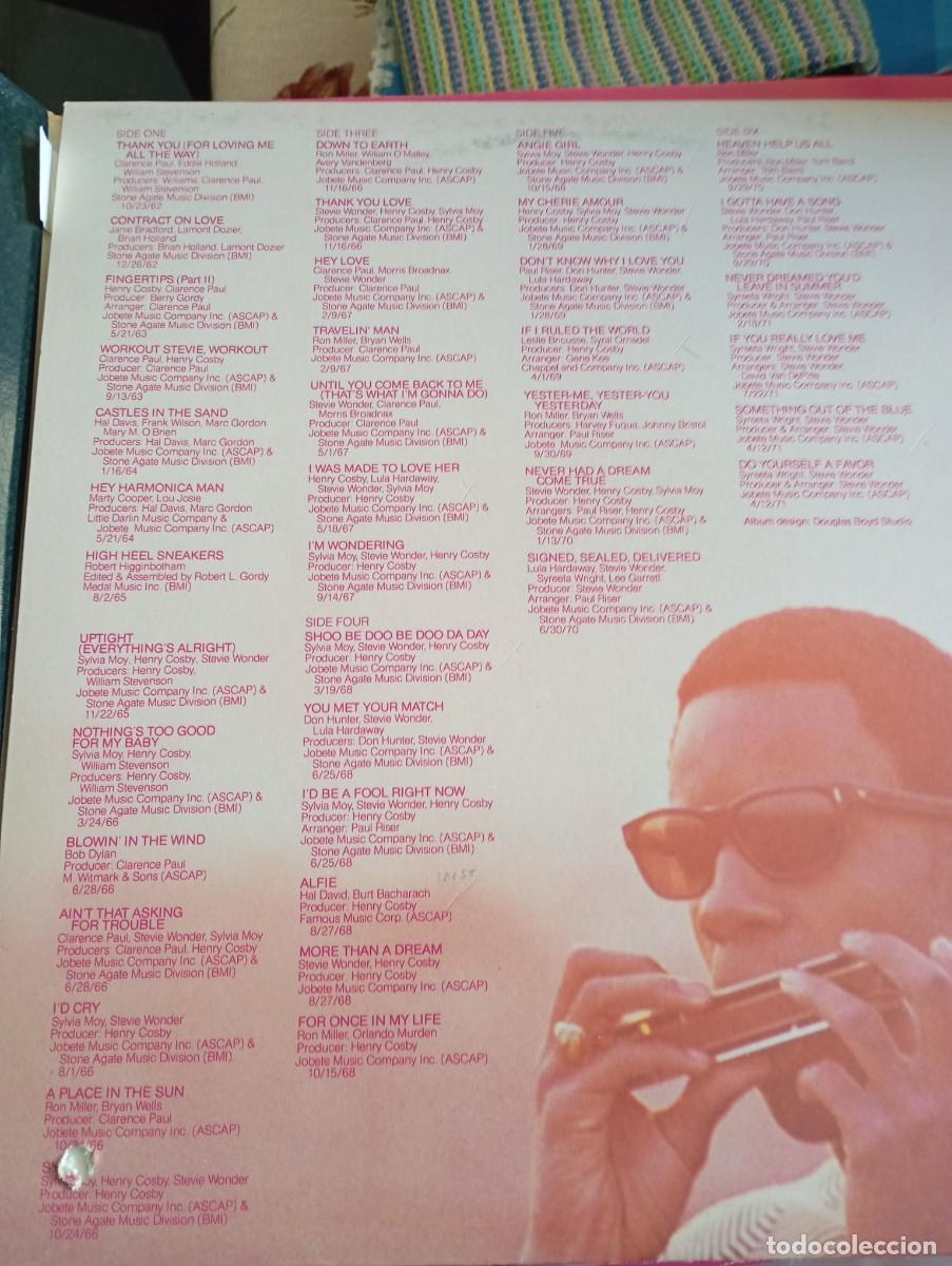 Discos de vinilo: LP TRIPLE STEVIE WONDER LOOKING BACK VG++/EX CON LIBRETO - Foto 2