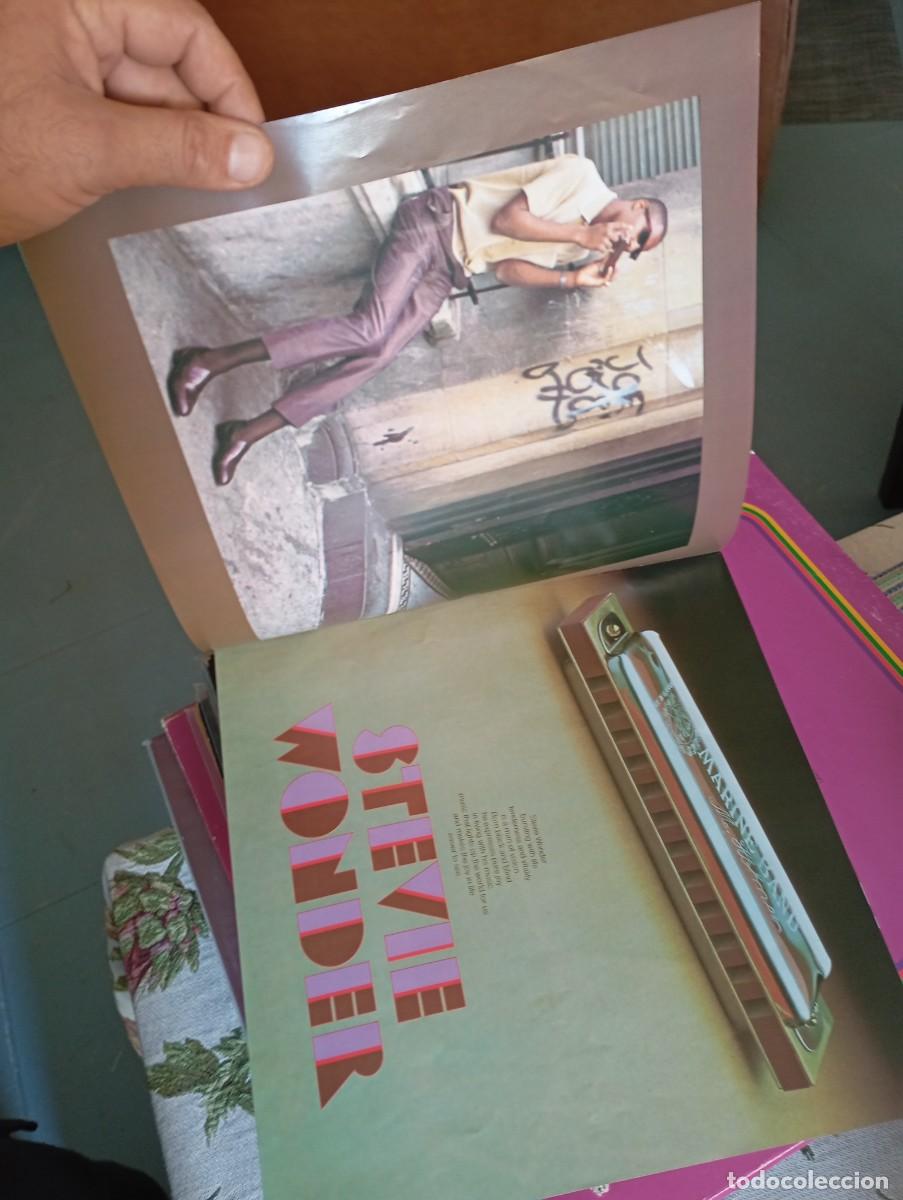 Discos de vinilo: LP TRIPLE STEVIE WONDER LOOKING BACK VG++/EX CON LIBRETO - Foto 5