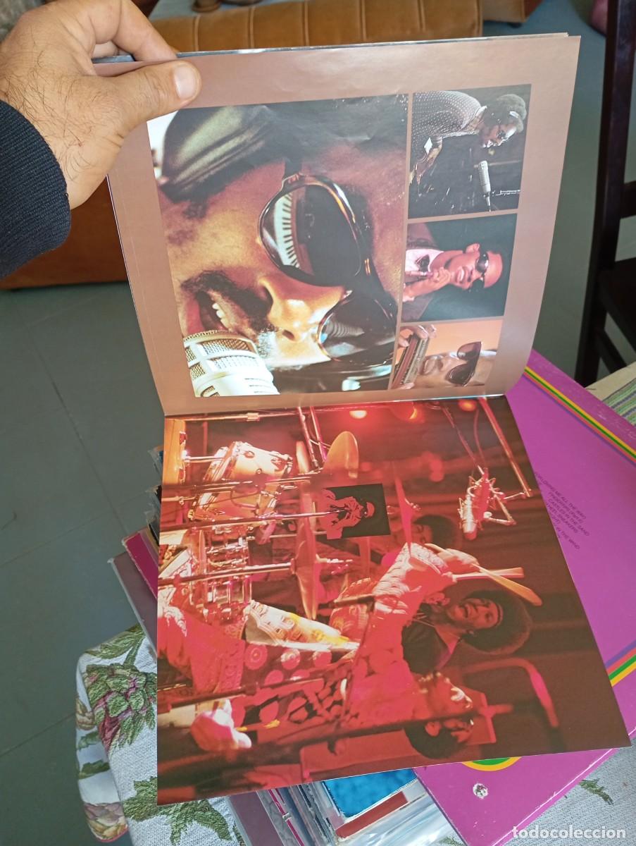 Discos de vinilo: LP TRIPLE STEVIE WONDER LOOKING BACK VG++/EX CON LIBRETO - Foto 8