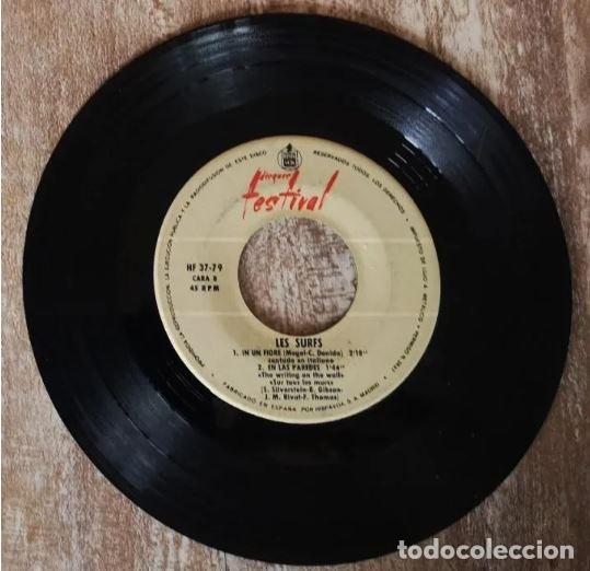 Discos de vinilo: LES SURFS - FLORES EN LA PARED - A&Ntilde;O 1966 - Foto 2