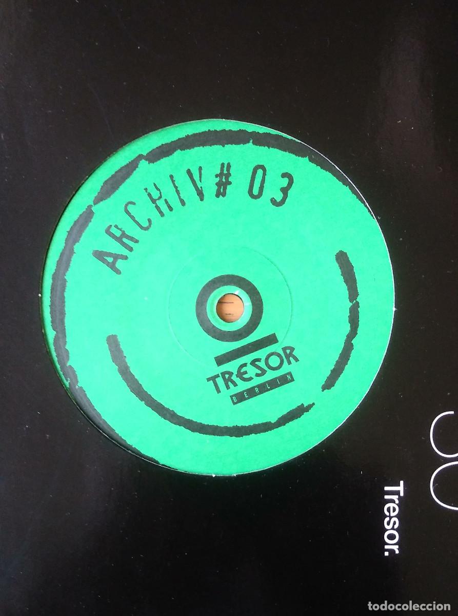 Discos de vinilo: ROBERT HOOD : &rdquo;MASTER BUILDER&rdquo; MAXI-SINGLE VINILO 2001- TECHNO - MINIMAL - Foto 2