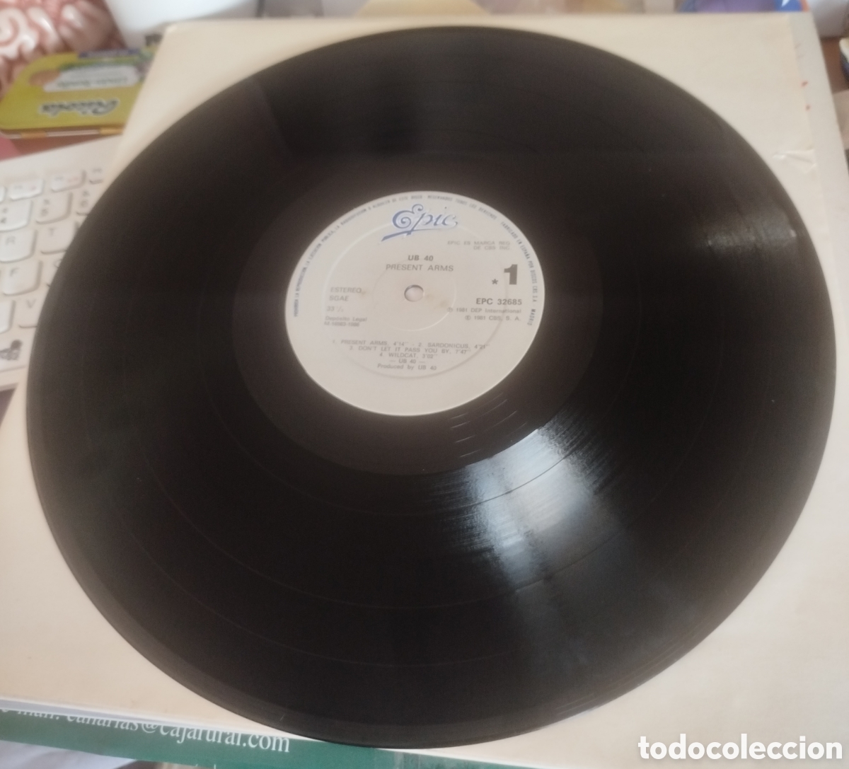 Discos de vinilo: UB40 - Present arms. Edici&oacute;n espa&ntilde;ola - Foto 2
