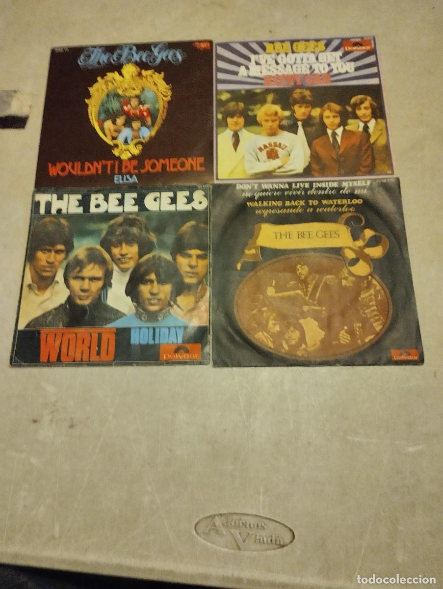 Discos de vinilo: BEE GEES LOTE DE 4 SINGLES - Foto 1