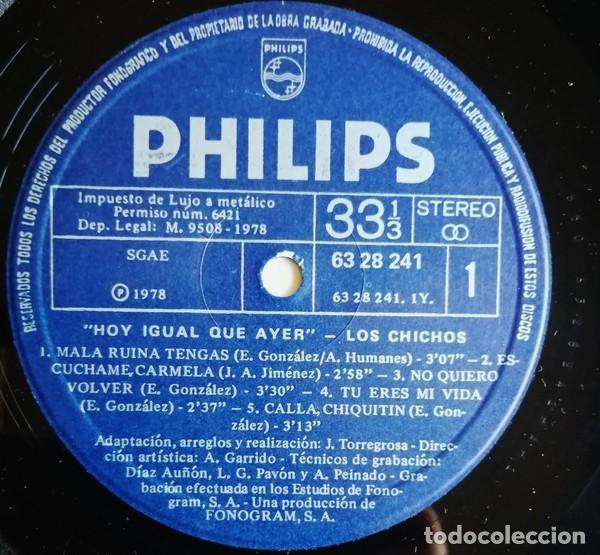 Discos de vinilo: LP Chichos - Hoy Igual Que Ayer - Foto 2