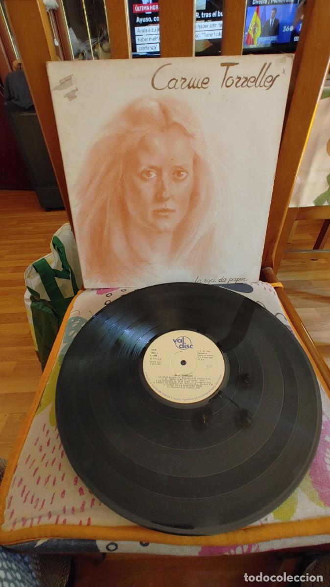 Discos de vinilo: CARME TORRELLES-LP LA ROJA DE PAPER-GATEFOLD - Foto 1