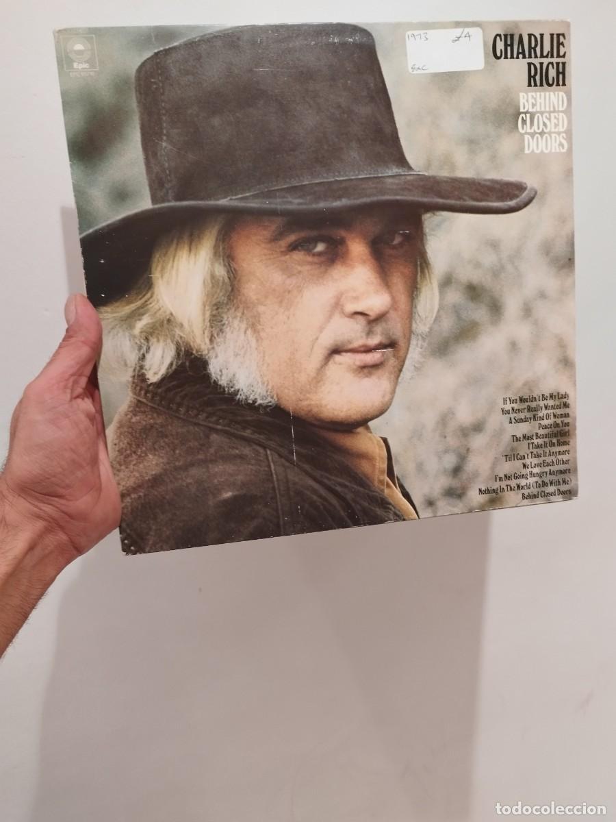 Discos de vinilo: Charlie Rich, beind closed doors. Lp vinilo. - Foto 1