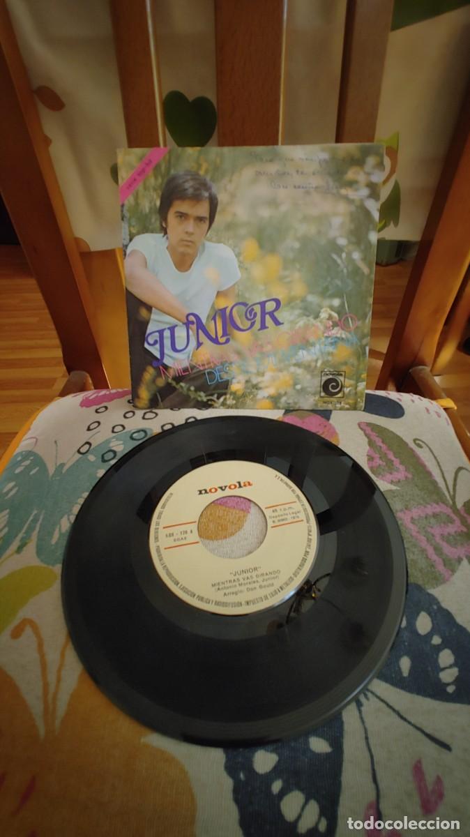 Discos de vinilo: JUNIOR-SINGLE MIENTRAS VAS GIRANDO - Foto 1