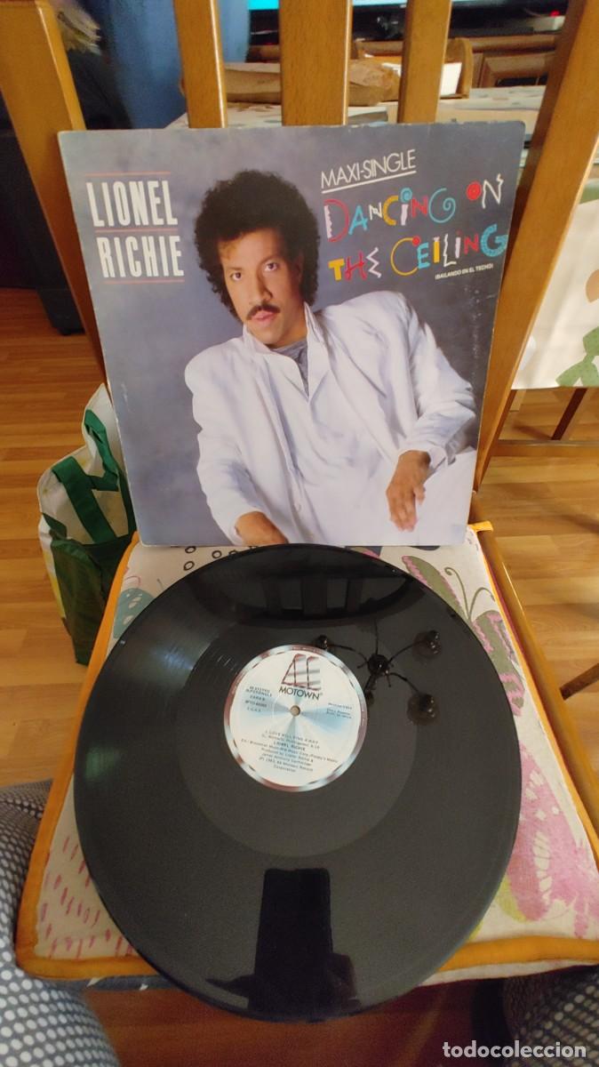 Discos de vinilo: LIONEL RICHIE-MAXI DANCING ON THE CEILING - Foto 1