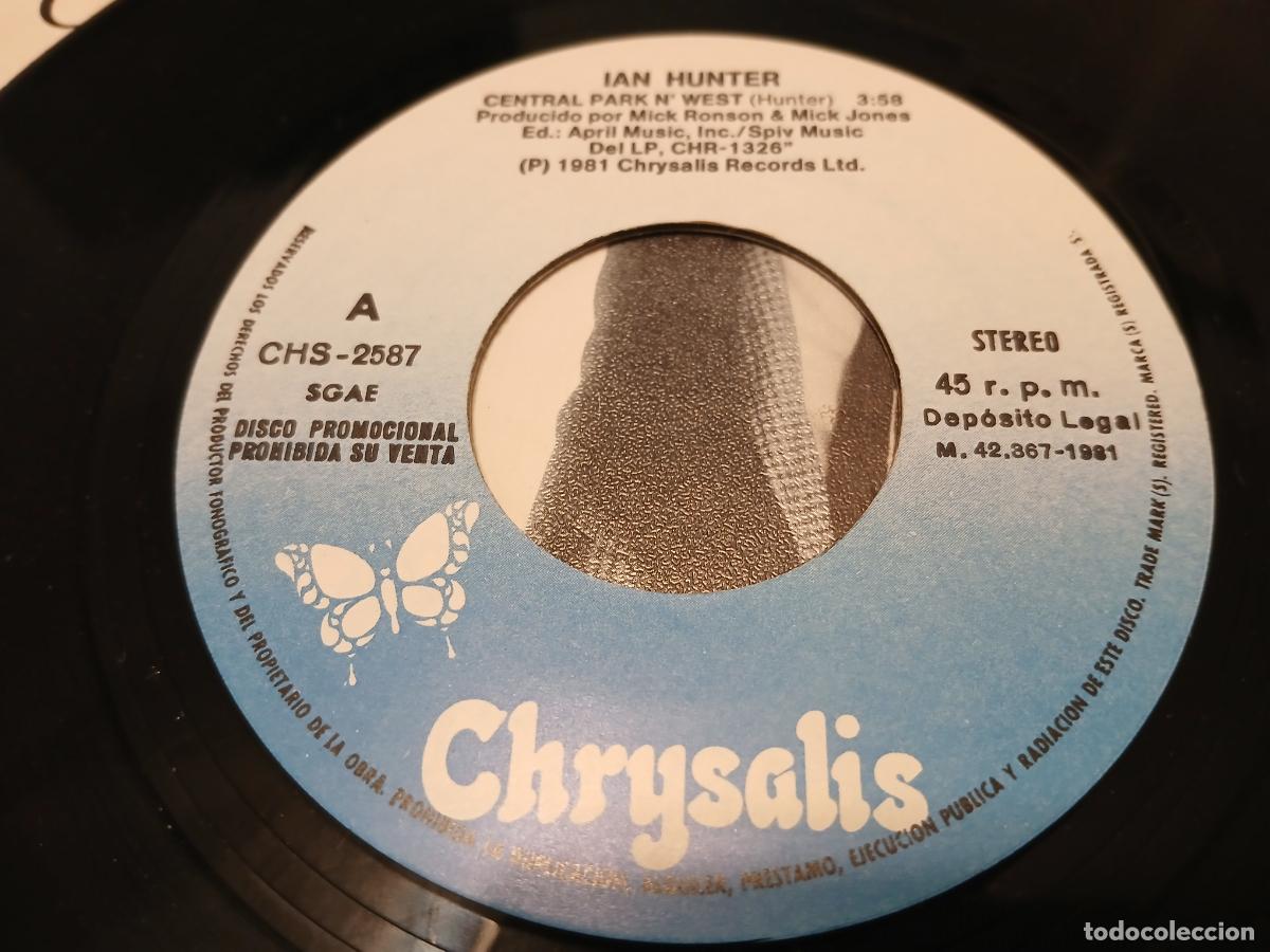 Discos de vinilo: Ian Hunter -Central park n west- (1981) single 7&rdquo; - Foto 3
