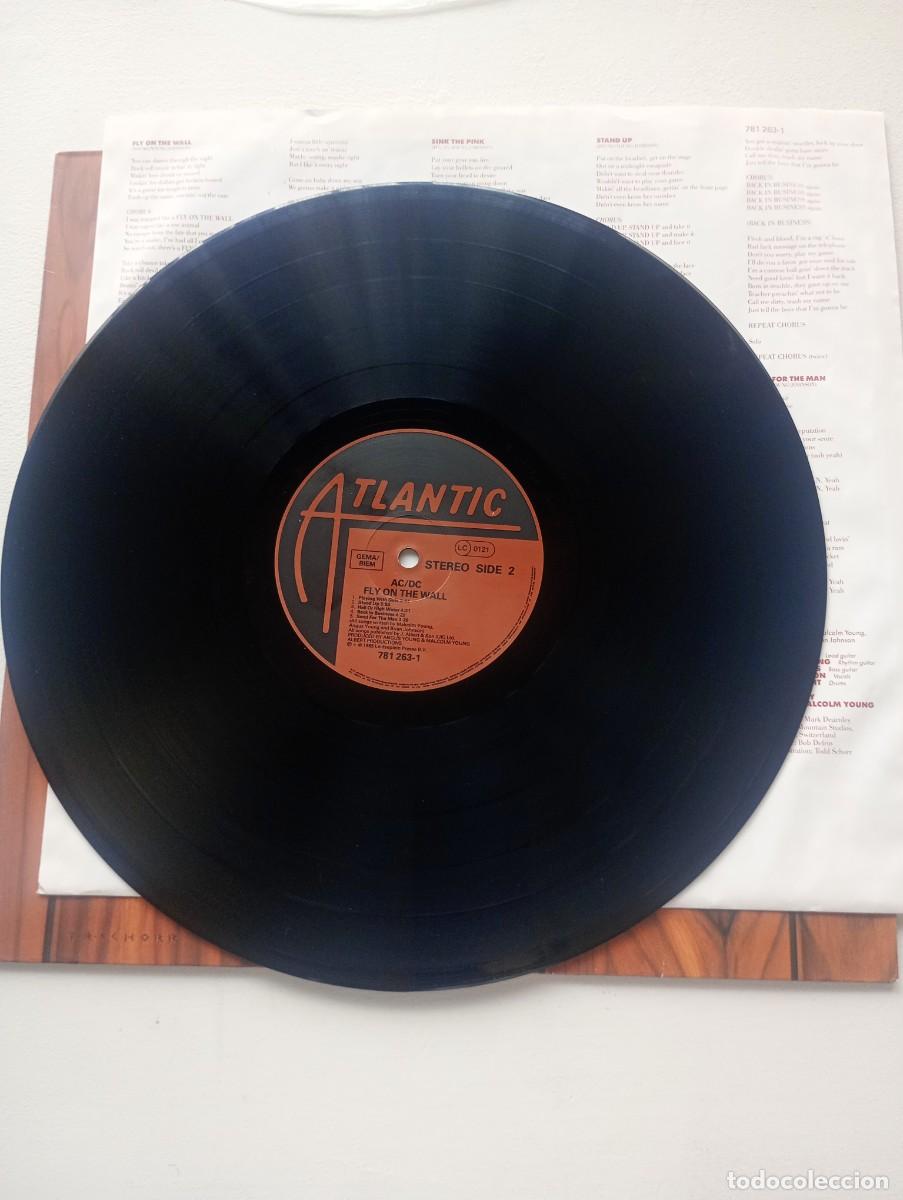 Discos de vinilo: AC/DC Fly on the wall. Vinilo 1985 - Foto 2
