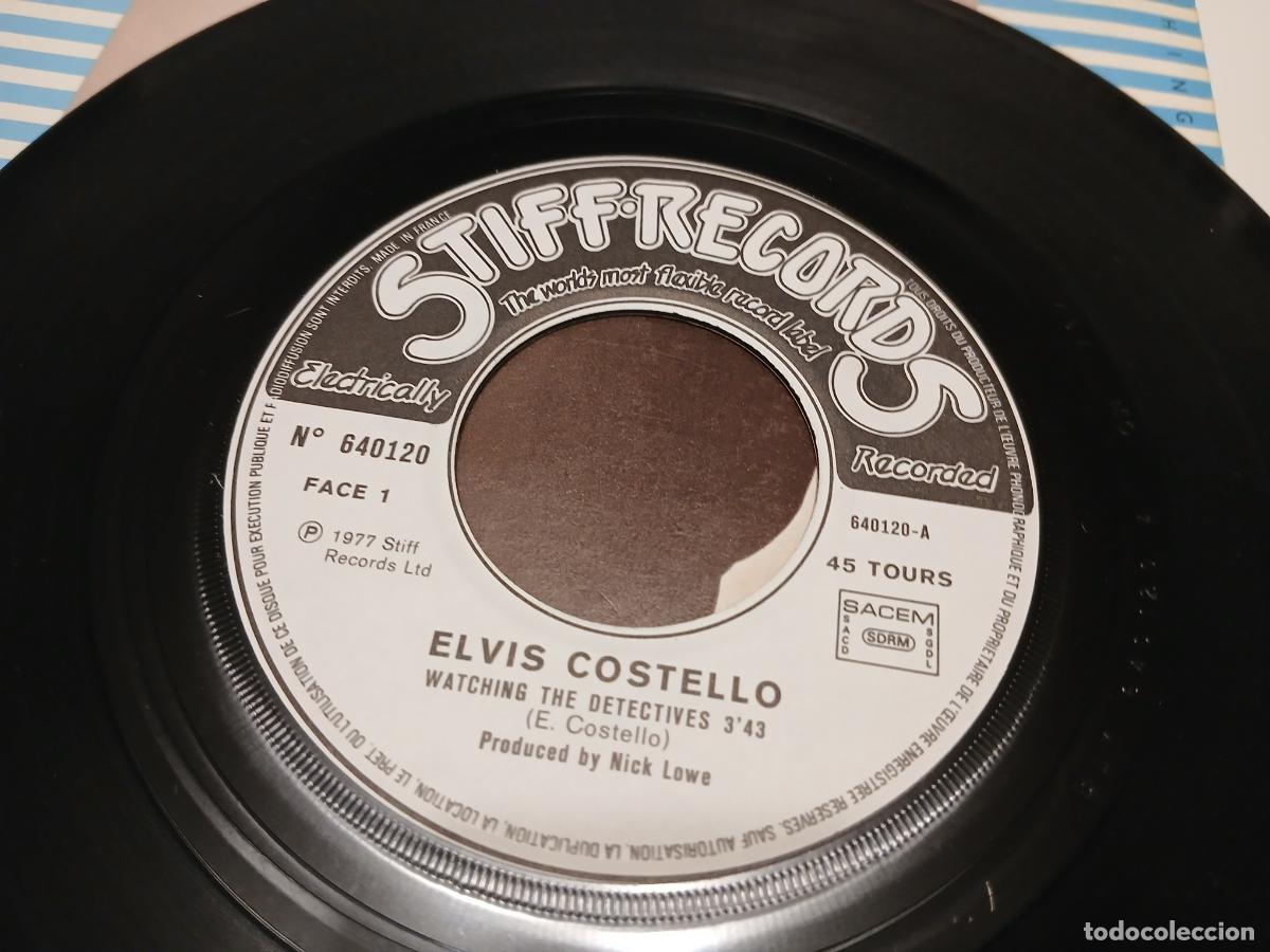 Discos de vinilo: Elvis Costello -Watching the detectives- (1978) single 7&rdquo; - Foto 2
