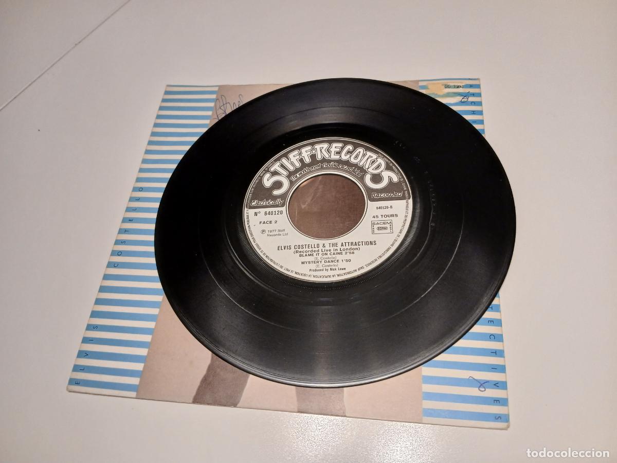 Discos de vinilo: Elvis Costello -Watching the detectives- (1978) single 7&rdquo; - Foto 4