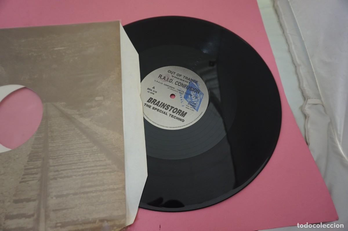Discos de vinilo: MAXI SINGLE - BRAINSTORM - FLIGHT DIRECTIONS - DISCO EN BUEN ESTADO - Foto 2