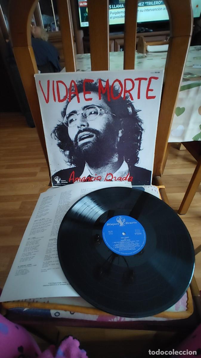 Discos de vinilo: AMANCIO PRADA-LP VIDA E MORTE-ENCARTE LETRAS - Foto 1