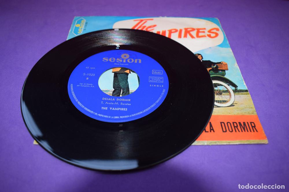 Discos de vinilo: The Vampires &ndash; Dont Fight It / D&eacute;jala Dormir - SINGLE - Foto 5
