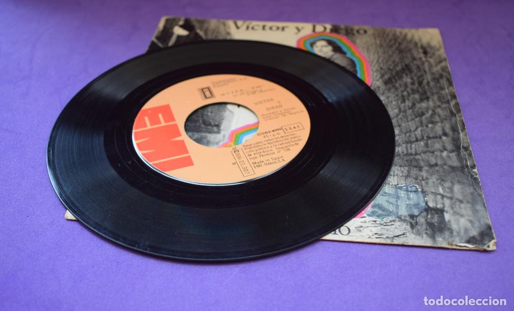 Discos de vinilo: VICTOR Y DIEGO - FLOR DE BARRIO - SINGLE 1976 - Foto 6
