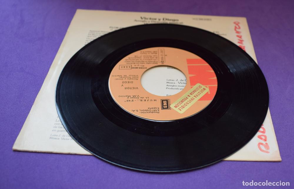Discos de vinilo: VICTOR Y DIEGO - FLOR DE BARRIO - SINGLE 1976 - Foto 4