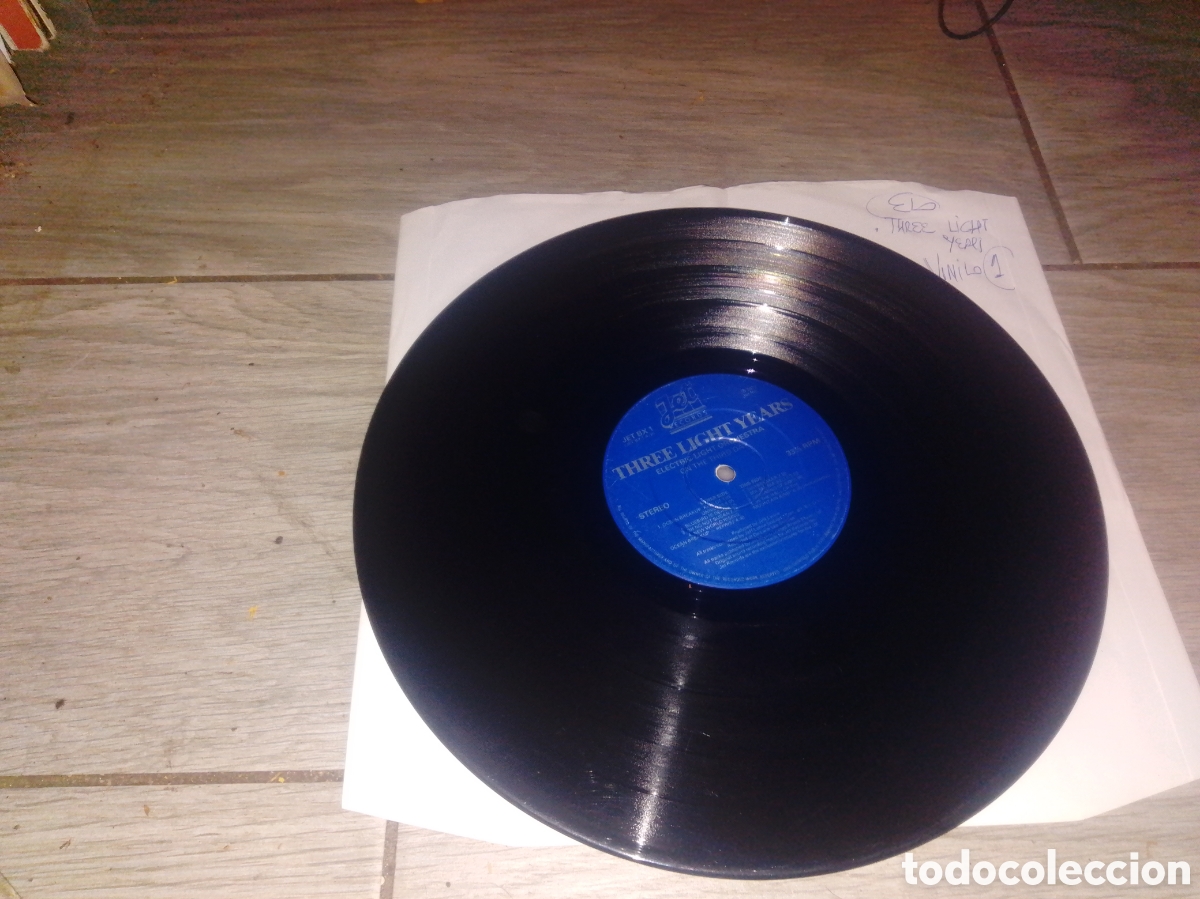 Dischi in vinile: ELECTRIC LIGHT ORCHESTRA - THREE LIGHT YEARS - SOLO VINILO N1 - UK - JET RECORDS - L -